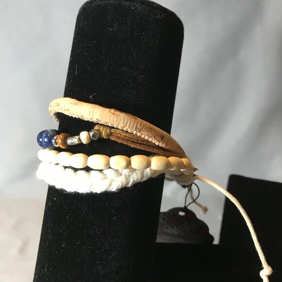 Paparazzi Layered Boho type Bracelet - Picture 2 of 3